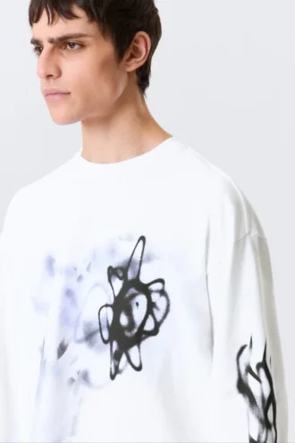 Tolles, kastenförmiges Langarmshirt mit Print – Weiß – Airways Tolles, kastenförmiges Langarmshirt mit Print – Weiß – Airways