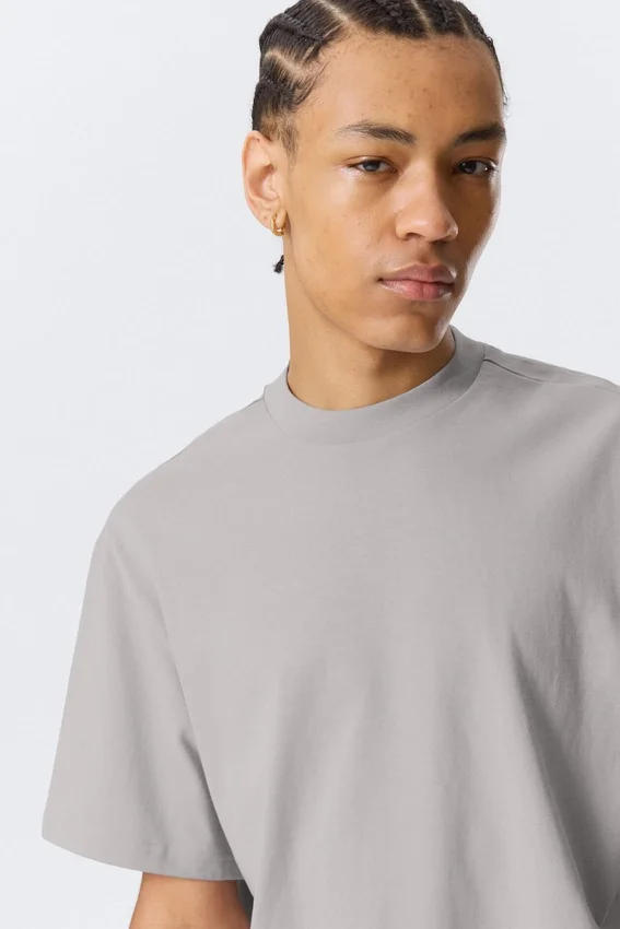 Tolles T-Shirt aus schwerem Stoff – Hellstaubgrau Tolles T-Shirt aus schwerem Stoff – Hellstaubgrau