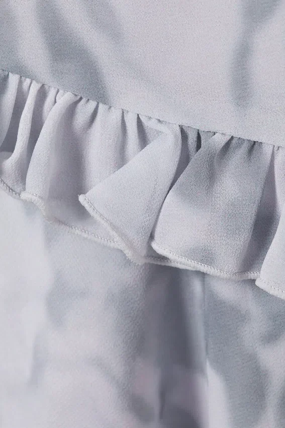 Top mit Rüschen und Trägern – Staubgrau – Clouded Marble Top mit Rüschen und Trägern – Staubgrau – Clouded Marble