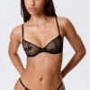 Transparenter Spitzen-Bügel-BH – Schwarz Transparenter Spitzen-Bügel-BH – Schwarz