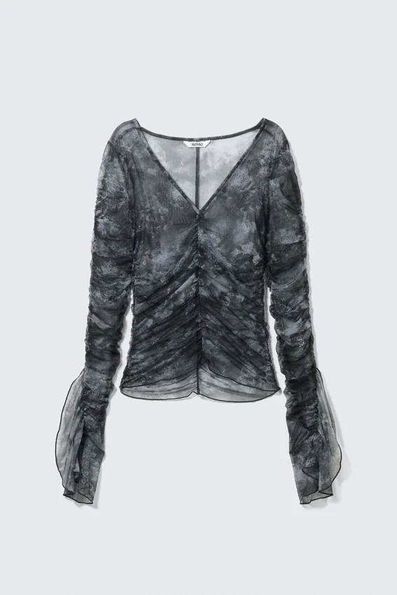 Transparentes, gerafftes Mesh-Oberteil – schwarzer Barock-Print Transparentes, gerafftes Mesh-Oberteil – schwarzer Barock-Print