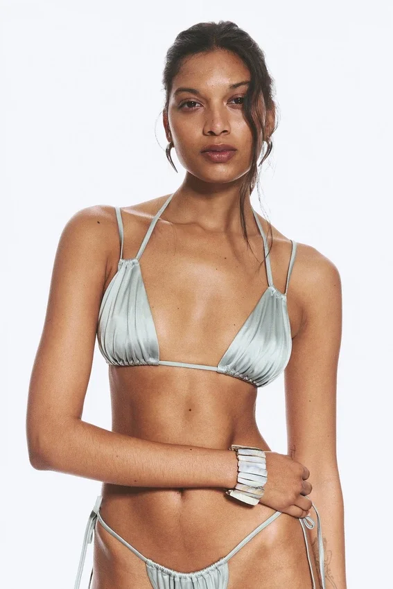 Triangel-Bikini-Oberteil – Staubiges Hellgrau Triangel-Bikini-Oberteil – Staubiges Hellgrau