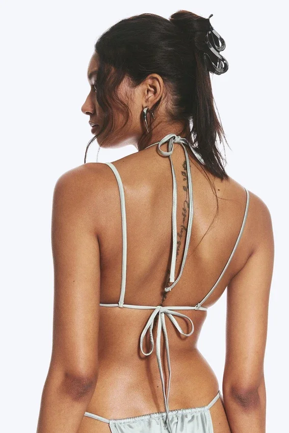 Triangel-Bikini-Oberteil – Staubiges Hellgrau Triangel-Bikini-Oberteil – Staubiges Hellgrau