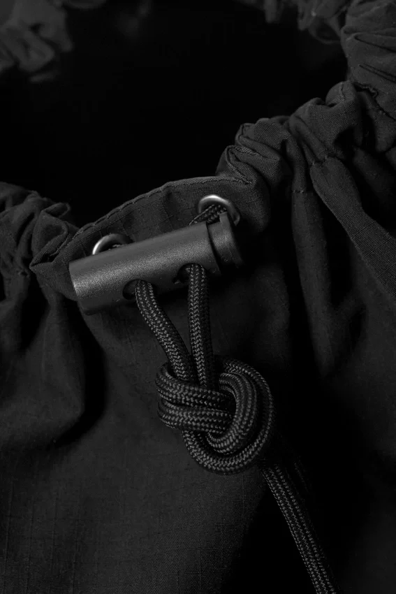 Umhängetasche mit Kordelzug – Schwarz Umhängetasche mit Kordelzug – Schwarz