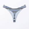 V-förmiger String-Bikini-Slip – gestreift, blau V-förmiger String-Bikini-Slip – gestreift, blau