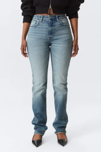 Vega Curve Slim-Fit-Jeans mit hoher Taille – Blue Horses – Mittelblau Vega Curve Slim-Fit-Jeans mit hoher Taille – Blue Horses – Mittelblau