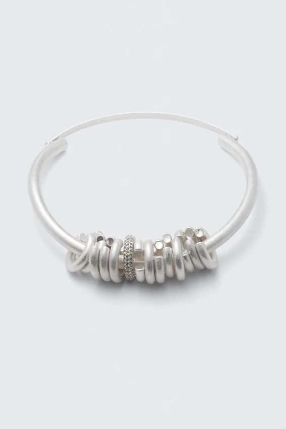 Versilberte Mehrring-Halskette – Silber Versilberte Mehrring-Halskette – Silber