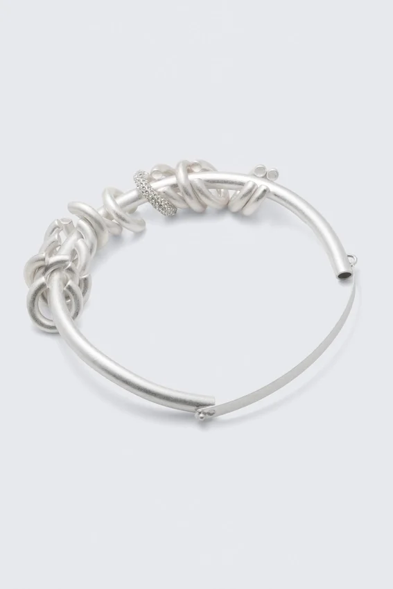 Versilberte Mehrring-Halskette – Silber Versilberte Mehrring-Halskette – Silber