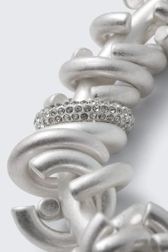 Versilberte Mehrring-Halskette – Silber Versilberte Mehrring-Halskette – Silber