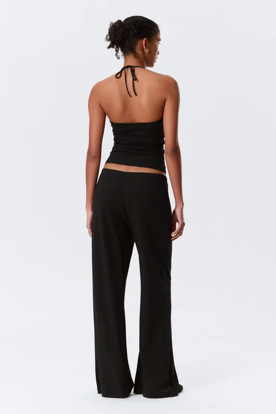 Weiche Bootcut-Hose mit niedriger Leibhöhe – Schwarz Weiche Bootcut-Hose mit niedriger Leibhöhe – Schwarz