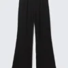 Weiche Bootcut-Hose mit niedriger Leibhöhe – Schwarz Weiche Bootcut-Hose mit niedriger Leibhöhe – Schwarz