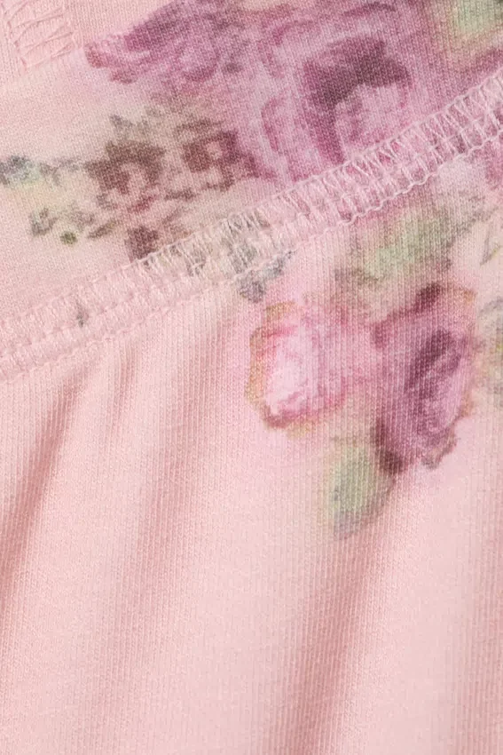 Weiche Capri-Leggings mit mittlerer Leibhöhe – Hellrosa – Blumenmuster Weiche Capri-Leggings mit mittlerer Leibhöhe – Hellrosa – Blumenmuster