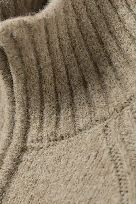 Weiche, figurbetonte Strickjacke mit Reißverschluss – Beige Melange Weiche, figurbetonte Strickjacke mit Reißverschluss – Beige Melange
