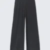 Weiche, tief sitzende Hose mit weitem Bein – gewaschenes Schwarz Weiche, tief sitzende Hose mit weitem Bein – gewaschenes Schwarz