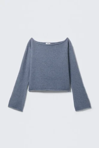 Weicher Strickpullover mit U-Boot-Ausschnitt – Staubblau