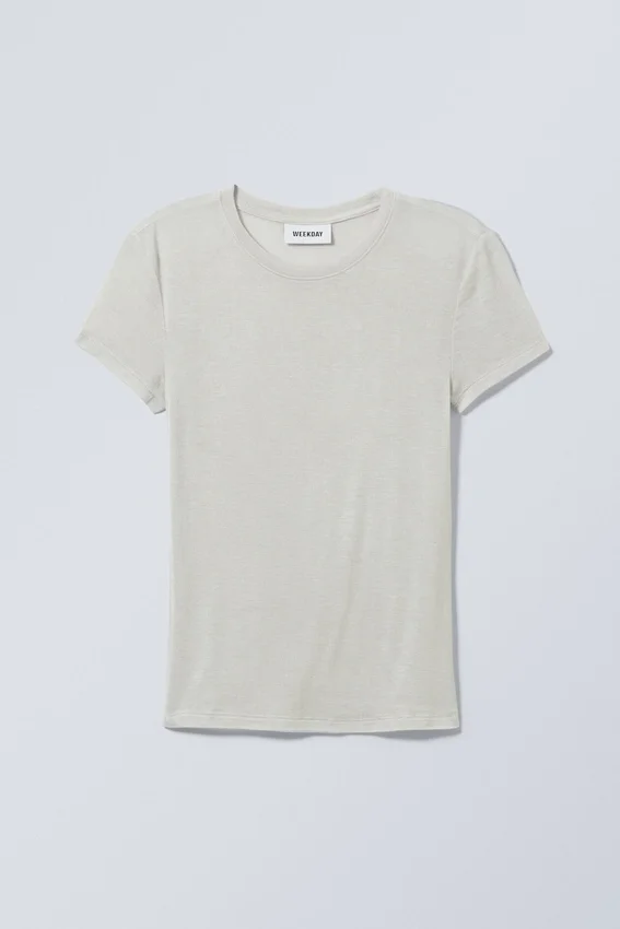 Weiches, transparentes, figurbetontes T-Shirt – Dusty Mole Weiches, transparentes, figurbetontes T-Shirt – Dusty Mole