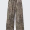 Weit geschnittene bedruckte Jogginghose – Khaki-Grün – Textured Forest