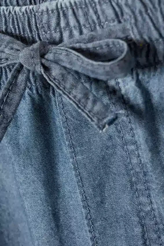 Weite Chambray-Hose – gewaschenes Blau Weite Chambray-Hose – gewaschenes Blau