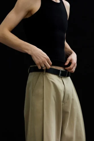 Weite Hose mit Falten und weitem Bein – Beige