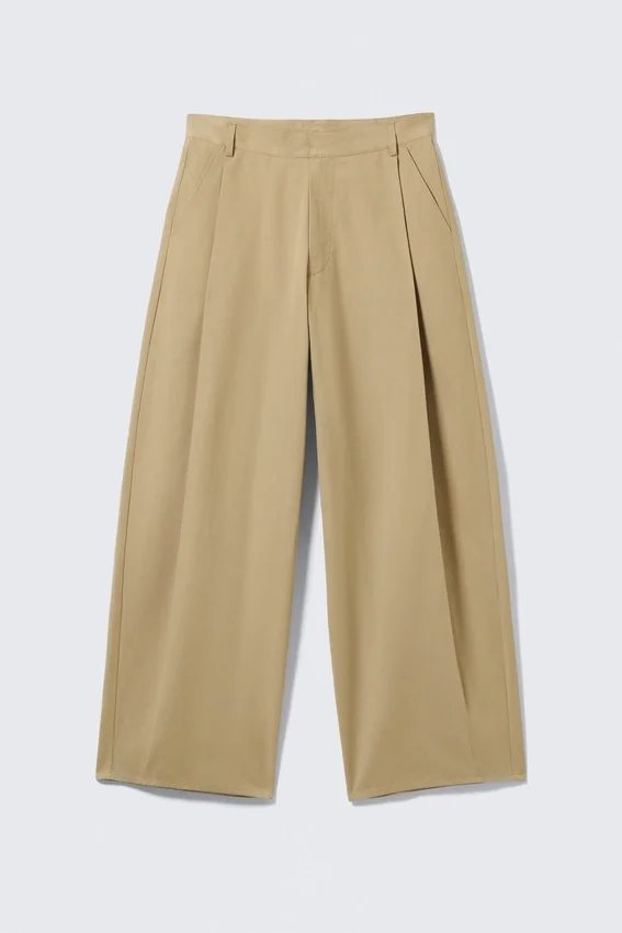 Weite Hose mit Falten und weitem Bein – Beige Weite Hose mit Falten und weitem Bein – Beige