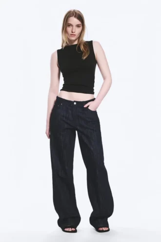 Weite Jeans mit mittlerer Leibhöhe und weitem Bein – Slub-Waschung – Dunkelblau Weite Jeans mit mittlerer Leibhöhe und weitem Bein – Slub-Waschung – Dunkelblau