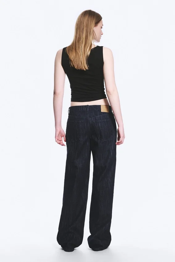 Weite Jeans mit mittlerer Leibhöhe und weitem Bein – Slub-Waschung – Dunkelblau Weite Jeans mit mittlerer Leibhöhe und weitem Bein – Slub-Waschung – Dunkelblau