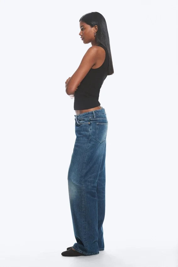 Weite, locker sitzende Low-Rise-Jeans – Mine Blue – Mittelblau Weite, locker sitzende Low-Rise-Jeans – Mine Blue – Mittelblau
