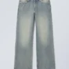 Weite, locker sitzende Low-Rise-Jeans – Stained Blue Weite, locker sitzende Low-Rise-Jeans – Stained Blue