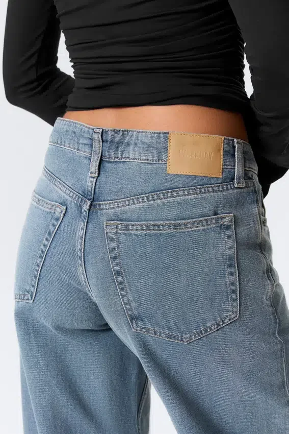 Weite, lockere Jeans mit niedriger Leibhöhe – Blue One – Mittelblau Weite, lockere Jeans mit niedriger Leibhöhe – Blue One – Mittelblau