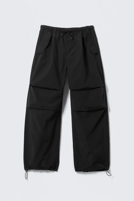 Weite Plissee-Fallschirm-Hose – Schwarz Weite Plissee-Fallschirm-Hose – Schwarz