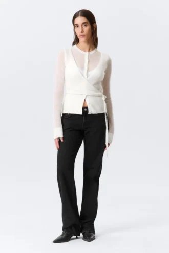 Wickel-Strickjacke aus Wollmischung mit Knopfleiste – Weiß Wickel-Strickjacke aus Wollmischung mit Knopfleiste – Weiß
