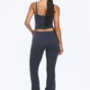 Yoga-Leggings mit gefalteter Taille und ausgestelltem Bein – Dunkelblau Yoga-Leggings mit gefalteter Taille und ausgestelltem Bein – Dunkelblau