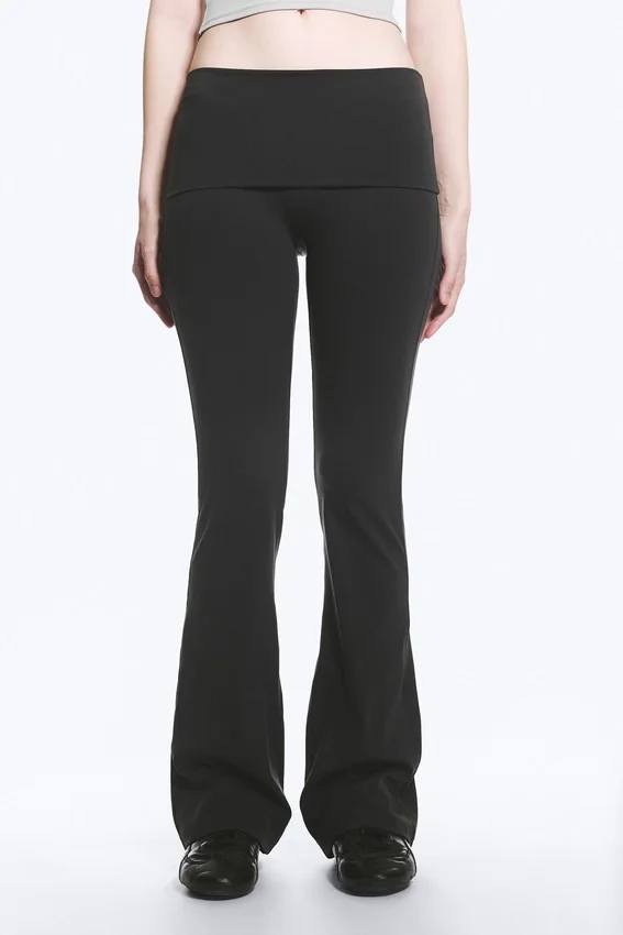 Yoga-Leggings mit gefalteter Taille und ausgestelltem Bein – Dunkelgrau Yoga-Leggings mit gefalteter Taille und ausgestelltem Bein – Dunkelgrau