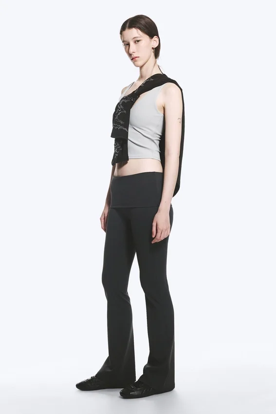Yoga-Leggings mit gefalteter Taille und ausgestelltem Bein – Dunkelgrau Yoga-Leggings mit gefalteter Taille und ausgestelltem Bein – Dunkelgrau