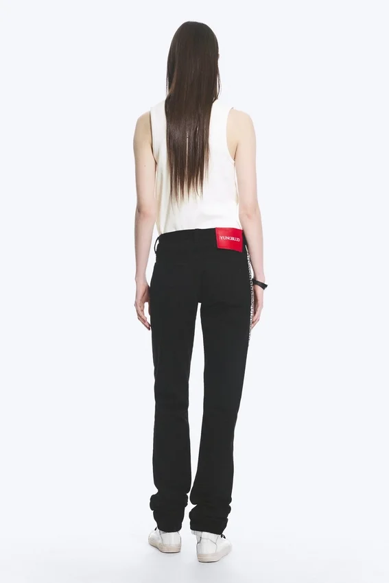 Yungblud Low Rise Slim Straight Leg Jeans – Schwarz Yungblud Low Rise Slim Straight Leg Jeans – Schwarz