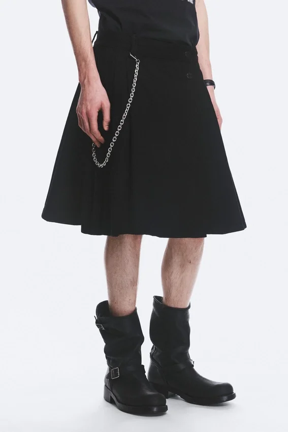 Yungblud Mid Rise Denim Kilt – Schwarz Yungblud Mid Rise Denim Kilt – Schwarz