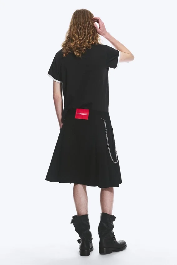 Yungblud Mid Rise Denim Kilt – Schwarz Yungblud Mid Rise Denim Kilt – Schwarz
